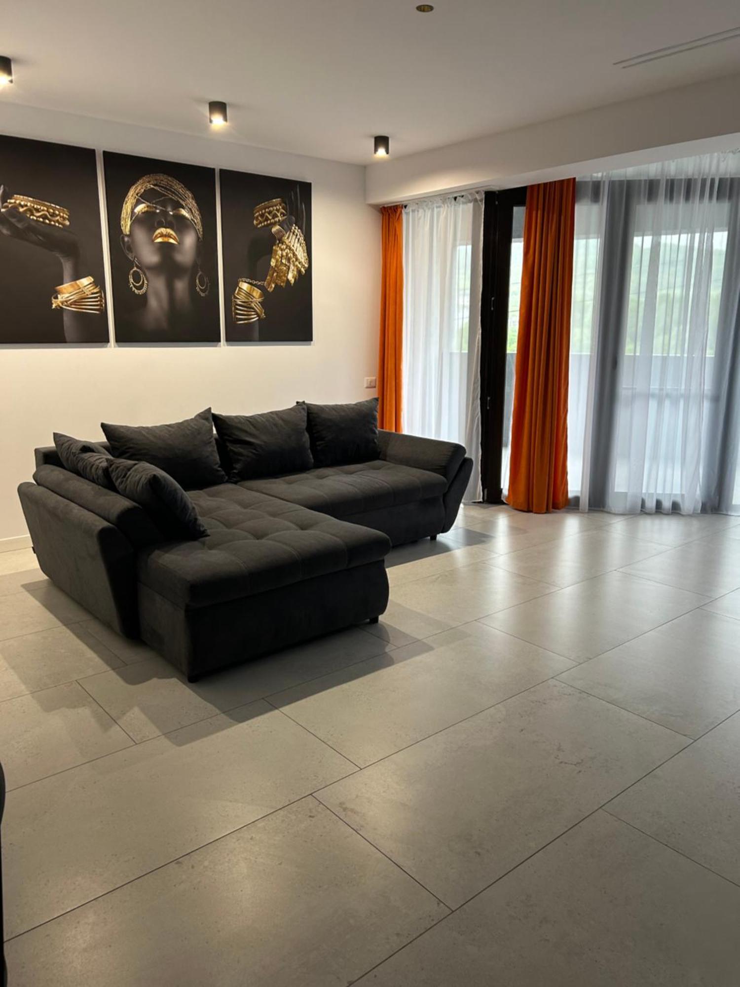 Teo Dem Radulescu -Strand Râmnicu Vâlcea Extérieur photo