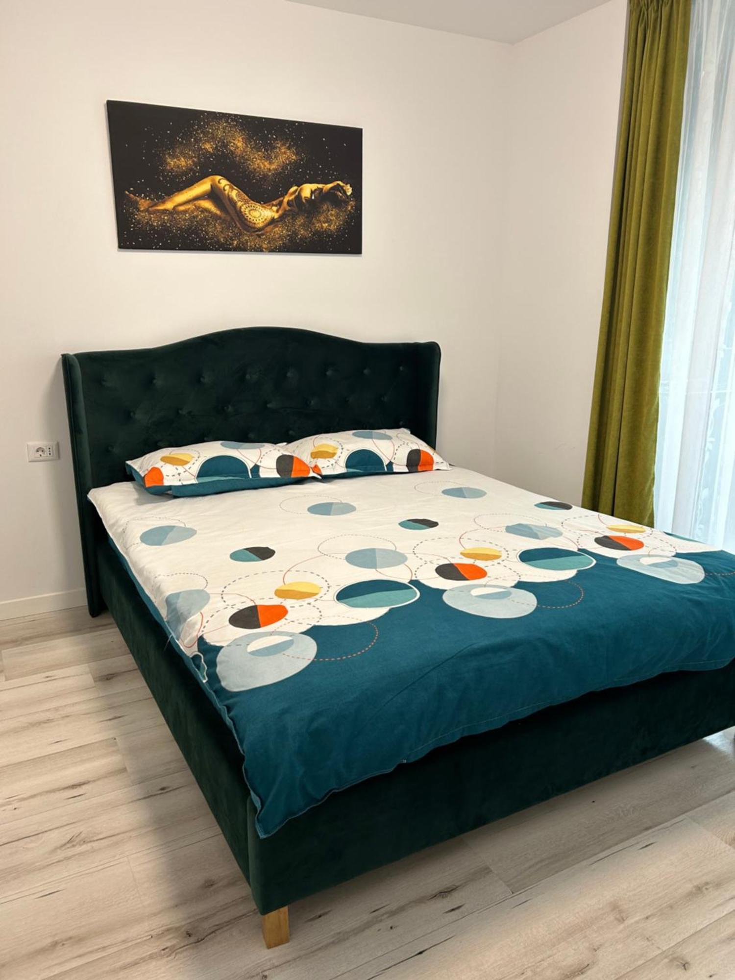 Teo Dem Radulescu -Strand Râmnicu Vâlcea Extérieur photo